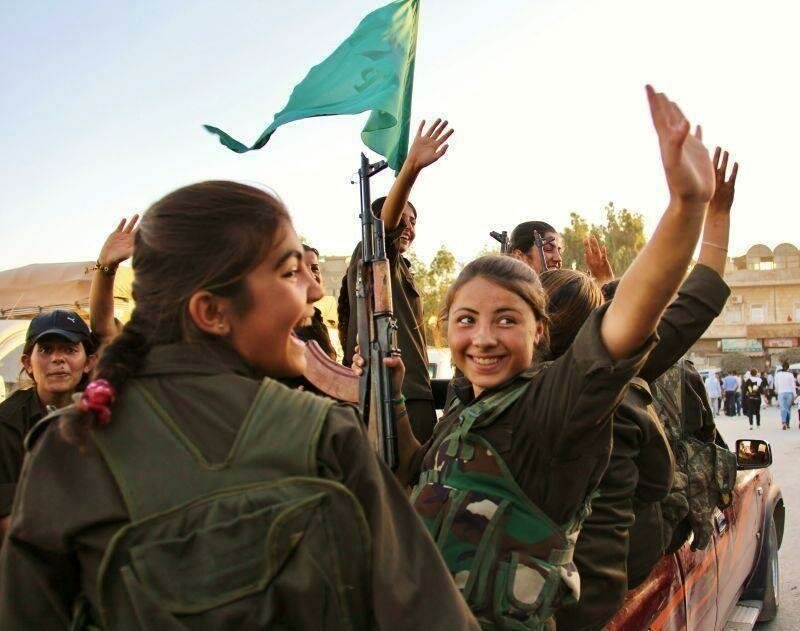 YPG-kadın-militanlar